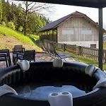 Mountain View With Sauna And Hot-tub - Three Bedroom With Sauna And Hot-tub