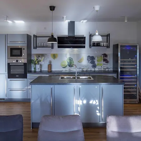 Mountain View Villa With Sauna And Hot-Tub - Three Bedroom Villa With Sauna And Hot-Tub Villa