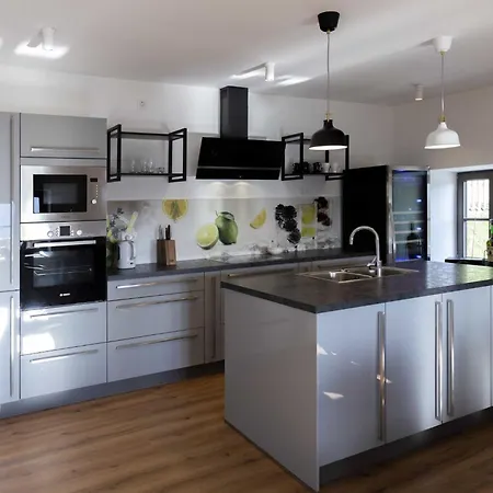 Вилла Mountain View Villa With Sauna And Hot-Tub - Three Bedroom Villa With Sauna And Hot-Tub Словень-Градец