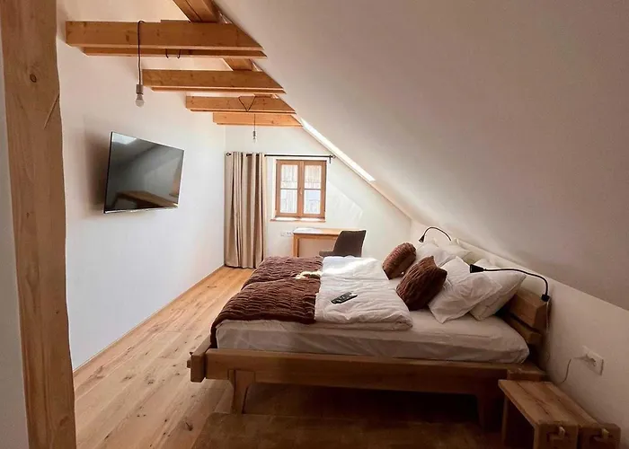 Mountain View Villa With Sauna And Hot-Tub - Three Bedroom Villa With Sauna And Hot-Tub *